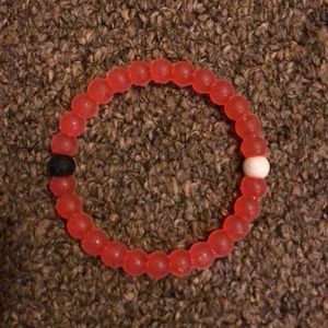 Orange/red Lokai bracket